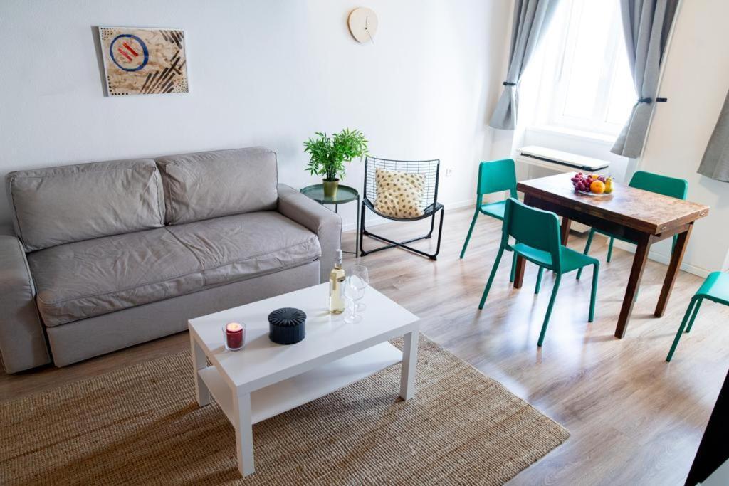 Studio Apartment Next To Famous Party House A38 Budapest Exteriör bild
