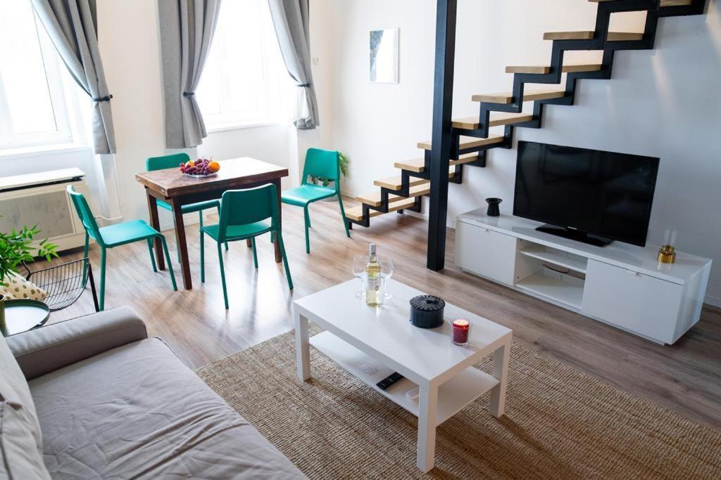 Studio Apartment Next To Famous Party House A38 Budapest Exteriör bild