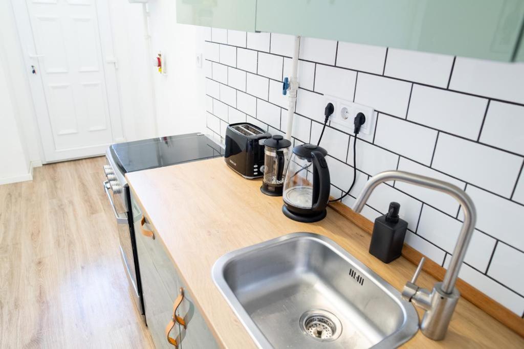 Studio Apartment Next To Famous Party House A38 Budapest Exteriör bild